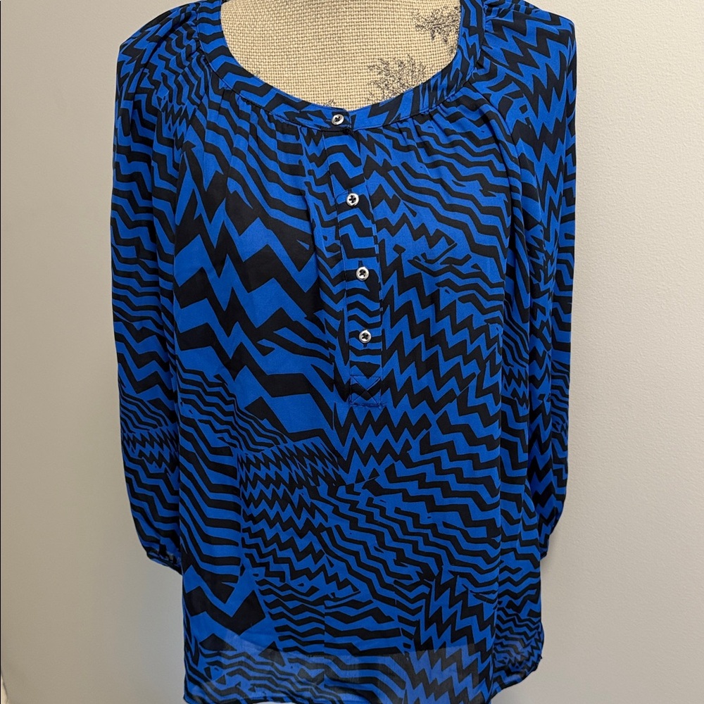 Banana Republic Royal Blue/Black Chevron 3/4 Sleeve Button Front Blouse - Large